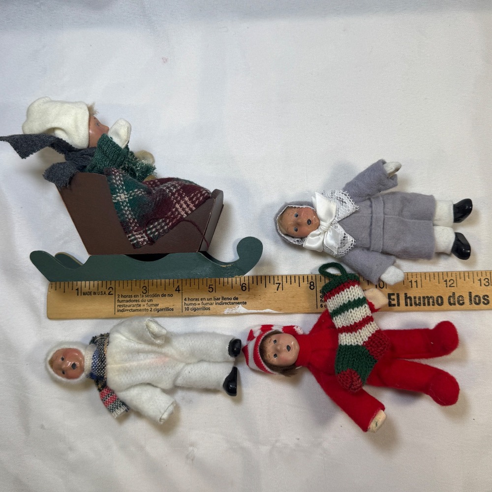Vintage 1992 Byers Choice The Carolers Winter Sledding Children Set of 4 Baby - Picture 10 of 11